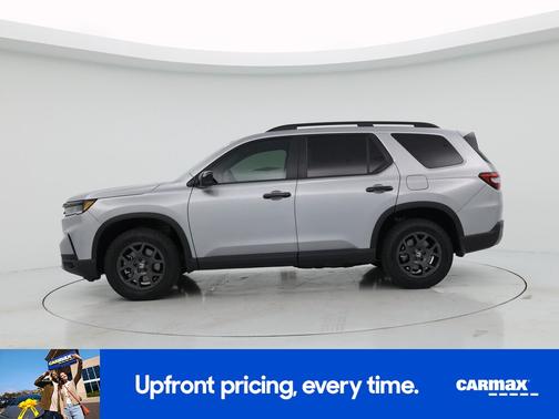 Silver 2025 Honda Pilot Trailsport
