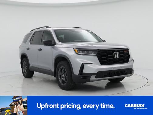 Silver 2025 Honda Pilot Trailsport