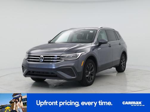 Gray 2024 Volkswagen Tiguan SE