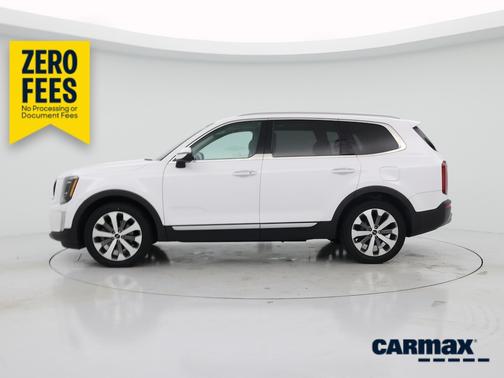 White 2022 Kia Telluride S