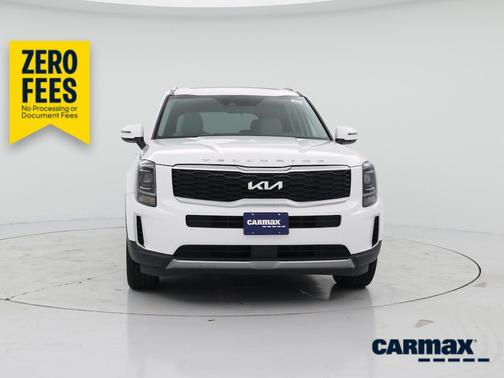 White 2022 Kia Telluride S