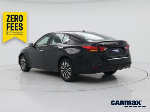 Black 2023 Nissan Altima SV
