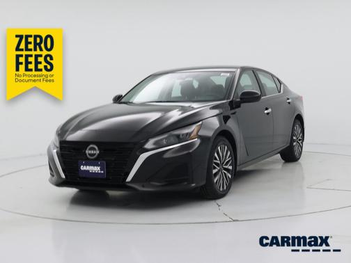Black 2023 Nissan Altima SV