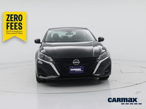 Black 2023 Nissan Altima SV