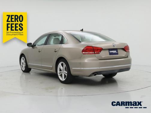 Gold 2015 Volkswagen Passat SE