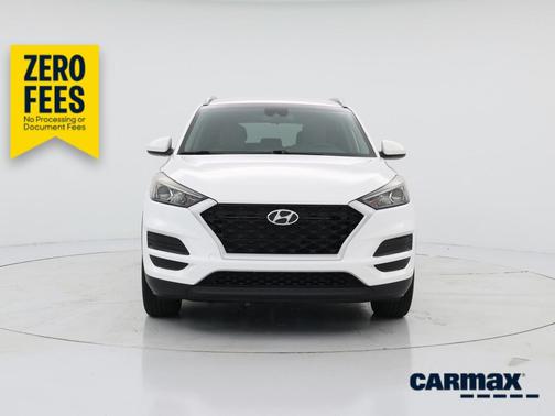 White 2022 Hyundai TUCSON SEL