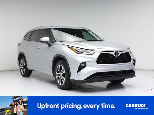 Silver 2021 Toyota Highlander XLE