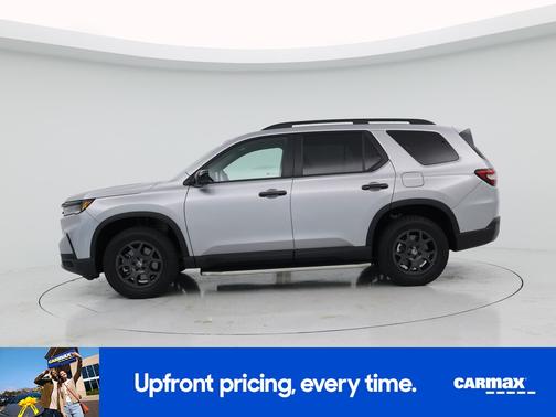 Gray 2025 Honda Pilot Trailsport