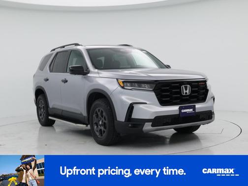 Gray 2025 Honda Pilot Trailsport