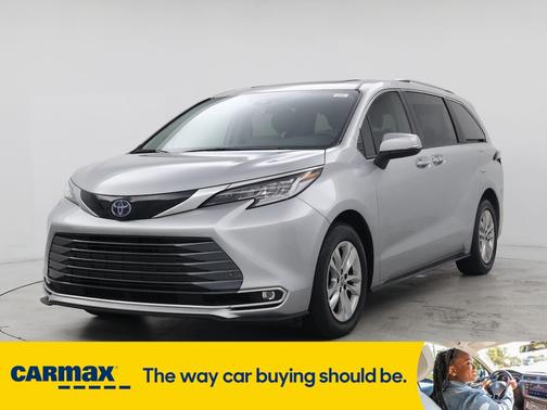 2023 Toyota Sienna Limited