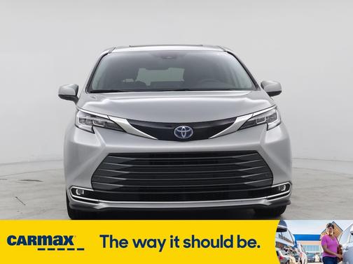 2023 Toyota Sienna Limited