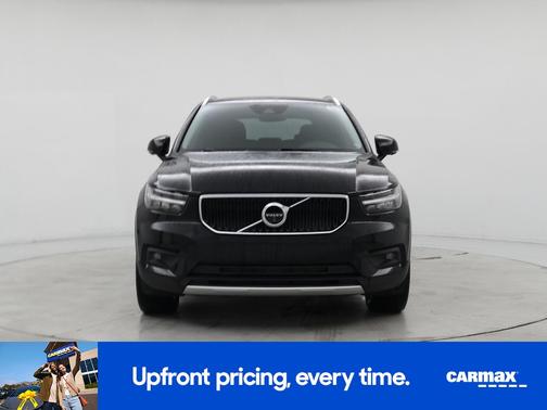 2022 Volvo XC40 T4 Momentum