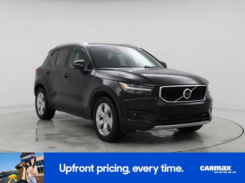 2022 Volvo XC40 T4 Momentum
