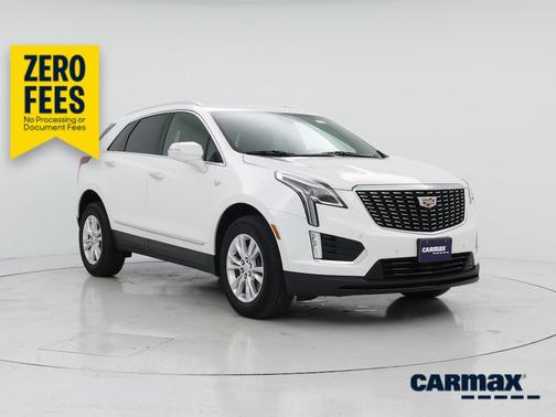 White 2023 Cadillac XT5 Luxury