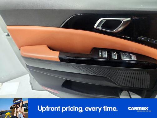 2022 Kia Carnival SX