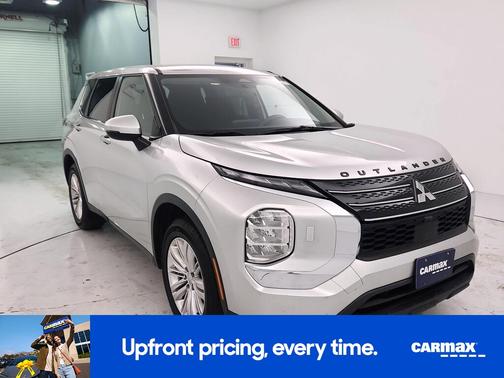 2022 Mitsubishi Outlander ES