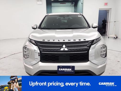 2022 Mitsubishi Outlander ES