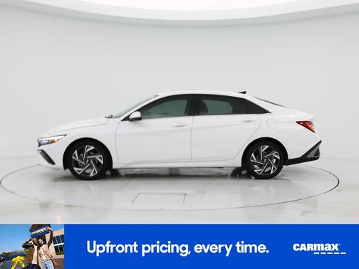 White 2024 Hyundai ELANTRA SEL