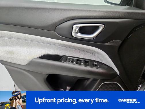 Silver 2022 Jeep Compass Latitude