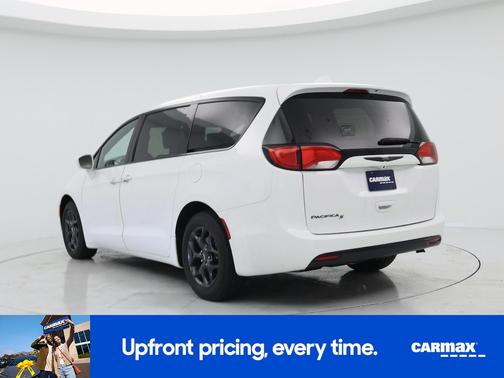 White 2020 Chrysler Pacifica Touring