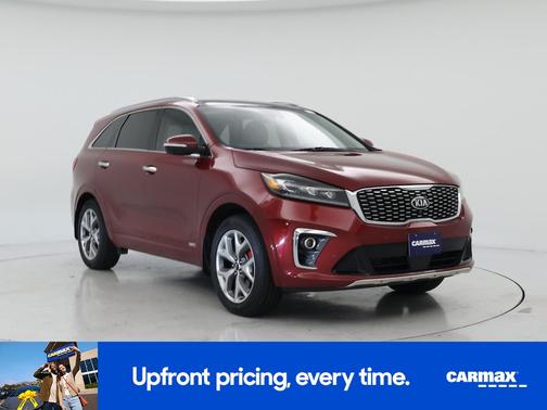 Red 2019 Kia Sorento SX