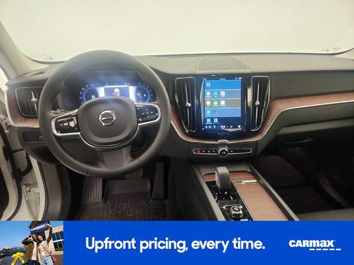 2023 Volvo XC60 B5 Plus Dark Theme