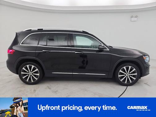 Black 2022 Mercedes-Benz GLB 250