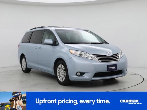 2017 Toyota Sienna XLE
