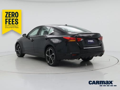Black 2023 Nissan Altima SR