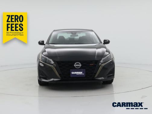 Black 2023 Nissan Altima SR