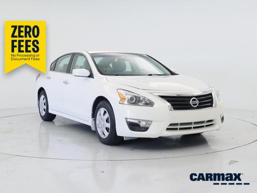 White 2014 Nissan Altima S