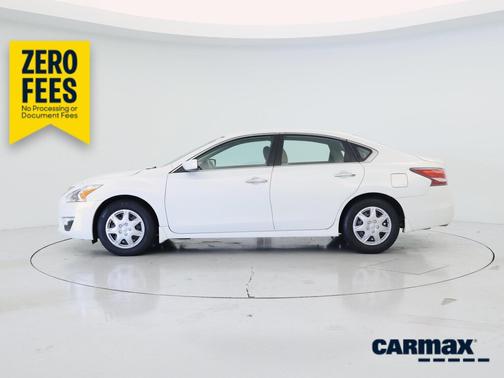 White 2014 Nissan Altima S