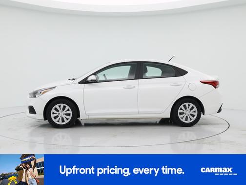 White 2021 Hyundai Accent SE