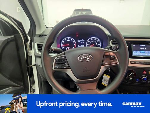 White 2021 Hyundai Accent SE