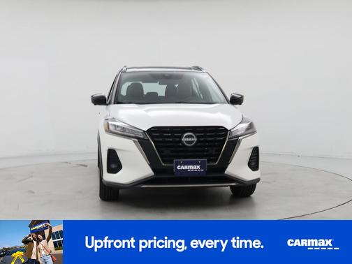 2022 Nissan Kicks SR