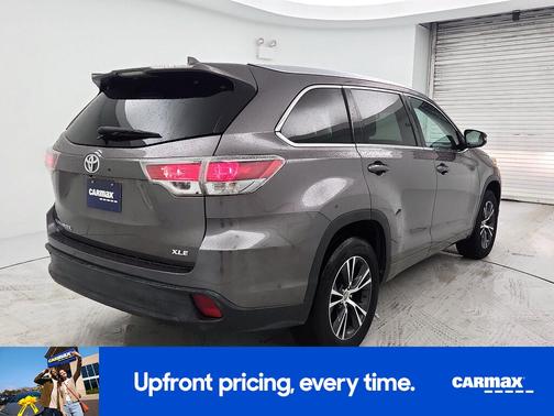 Silver 2016 Toyota Highlander XLE