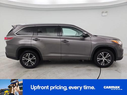 Silver 2016 Toyota Highlander XLE