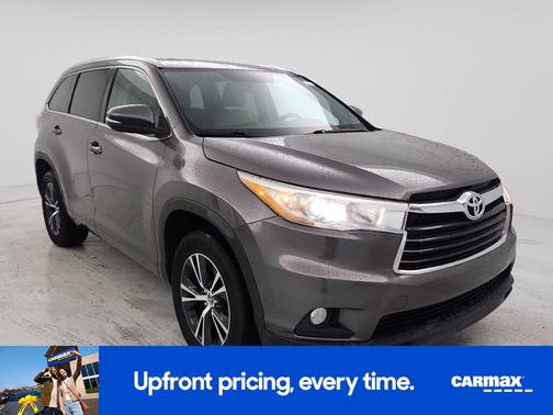 Silver 2016 Toyota Highlander XLE
