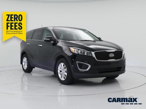 Black 2017 Kia Sorento L