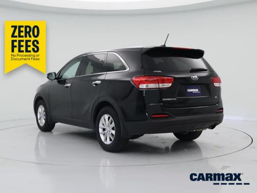 Black 2017 Kia Sorento L