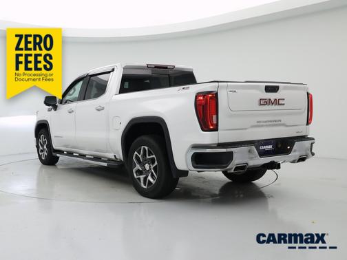 White 2024 GMC Sierra 1500 SLT