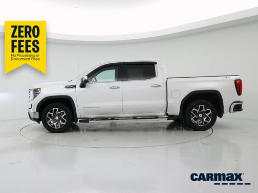 White 2024 GMC Sierra 1500 SLT