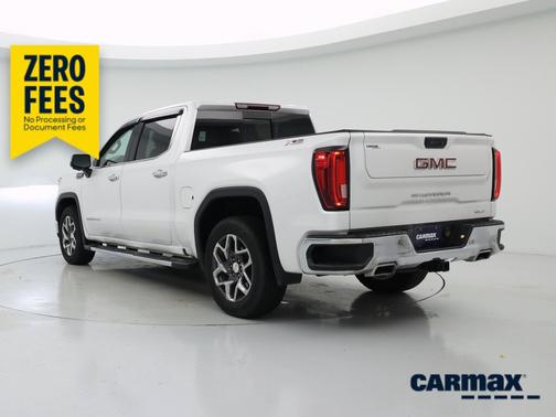White 2024 GMC Sierra 1500 SLT