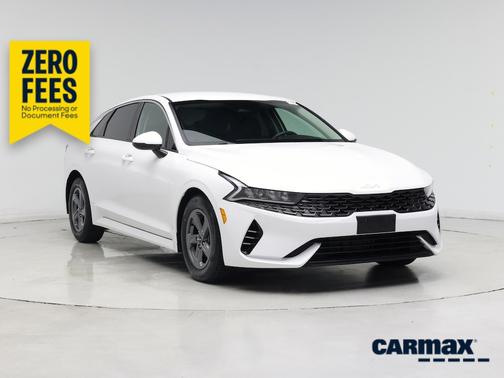 White 2022 Kia K5 LX