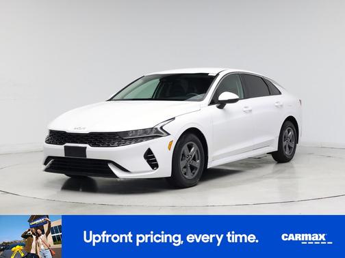 White 2022 Kia K5 LX