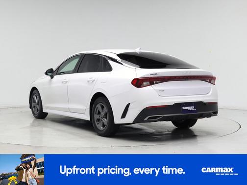 White 2022 Kia K5 LX