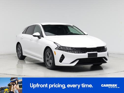 White 2022 Kia K5 LX