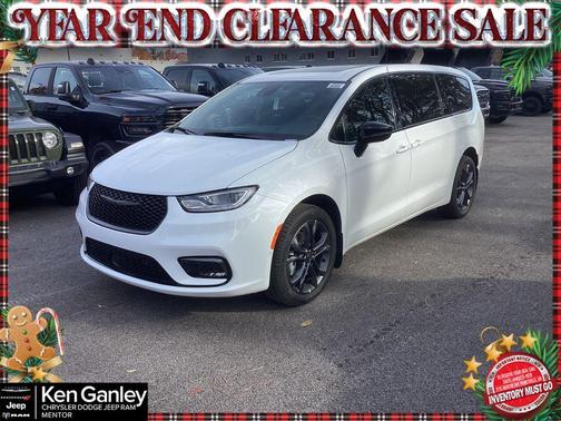 2026 Chrysler Pacifica Select