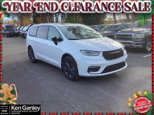 2026 Chrysler Pacifica Select