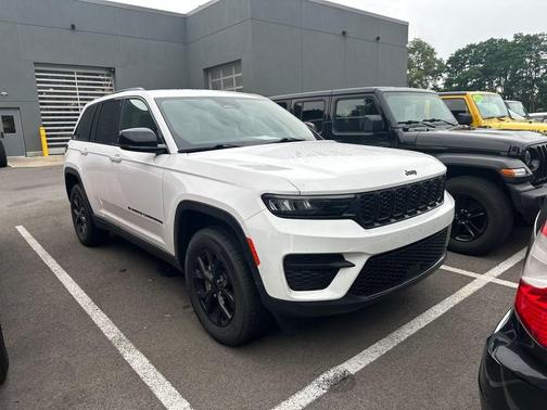 2024 Jeep Grand Cherokee Laredo